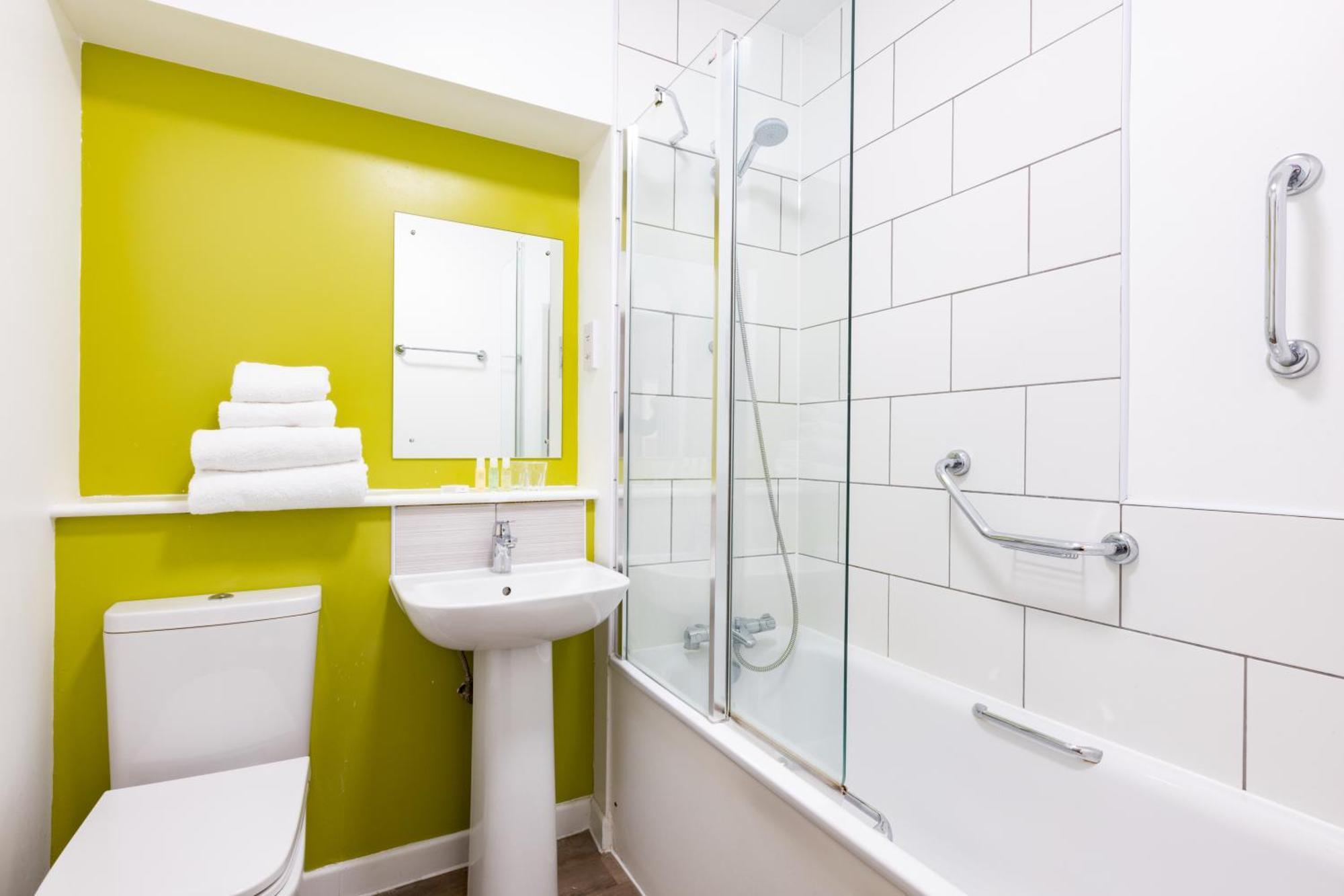 The Broadway Park Hotel Sandown Esterno foto